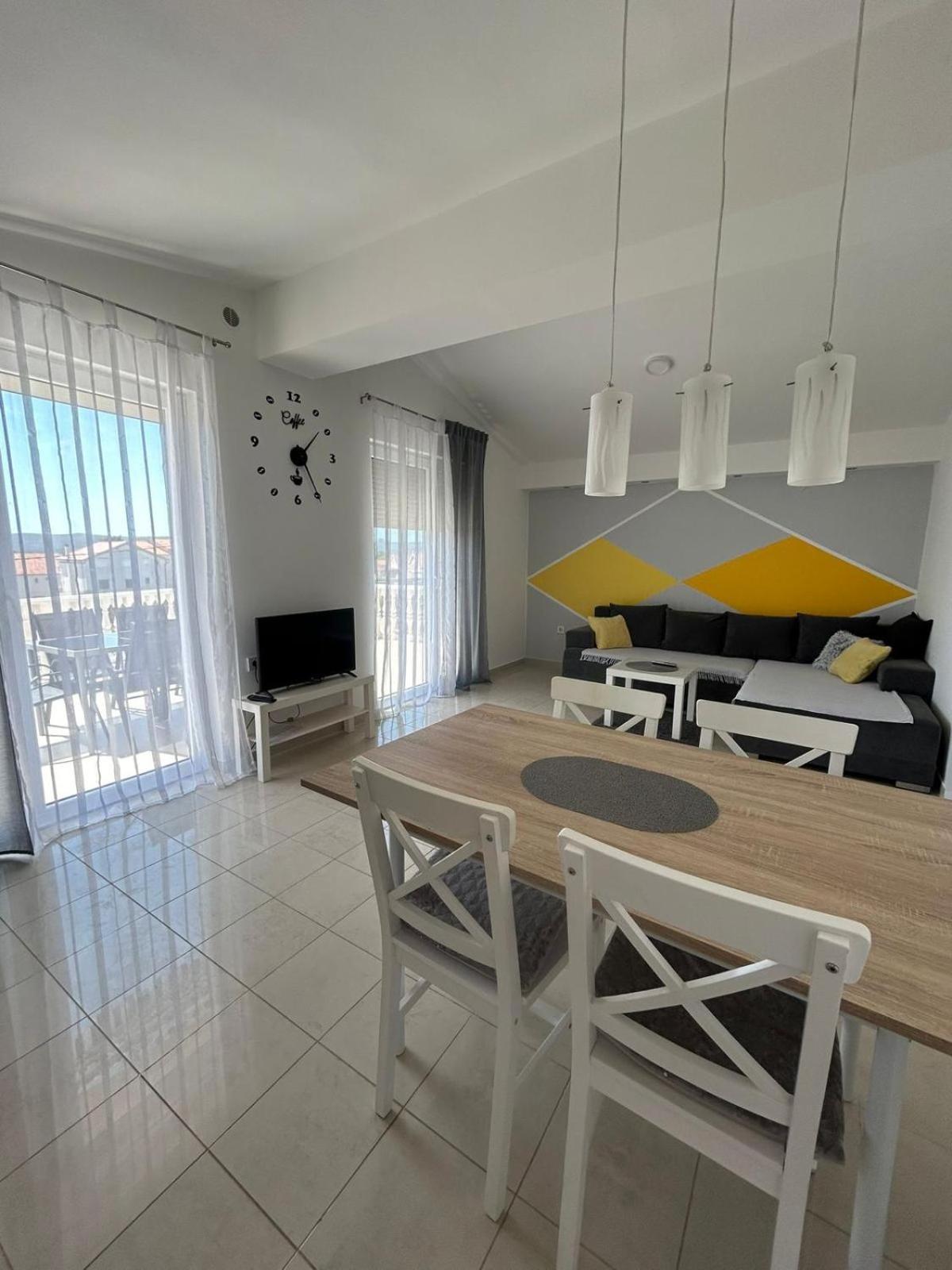 Apartman Lorna トゥラニ エクステリア 写真