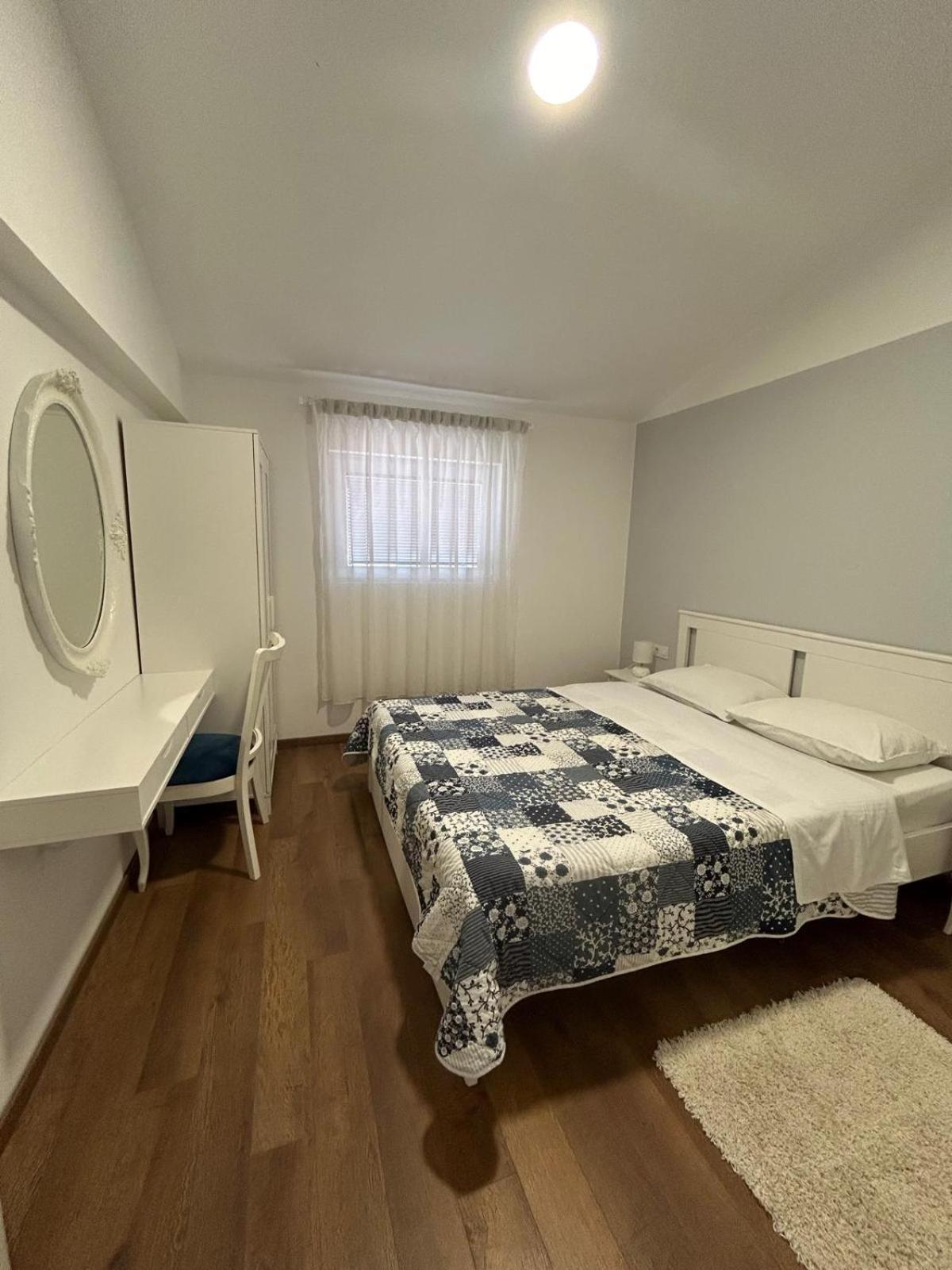 Apartman Lorna トゥラニ エクステリア 写真