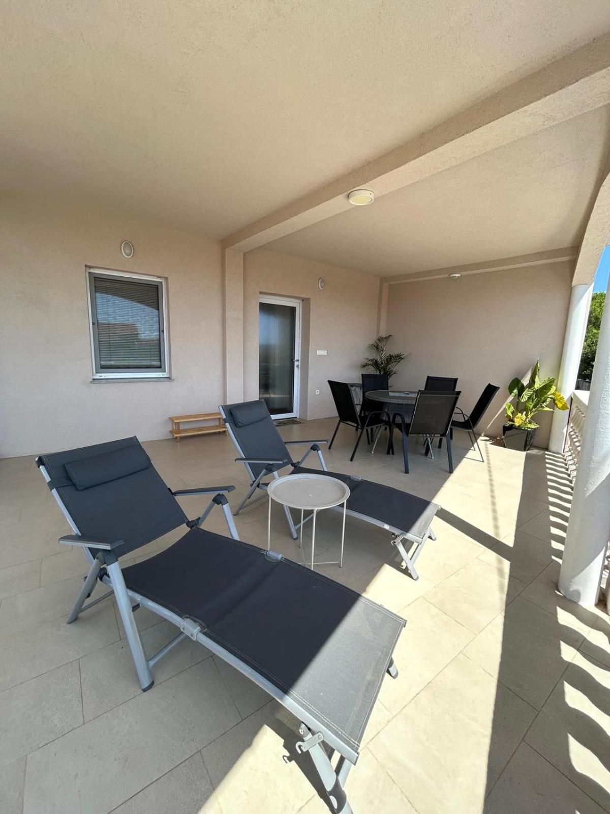 Apartman Lorna トゥラニ エクステリア 写真